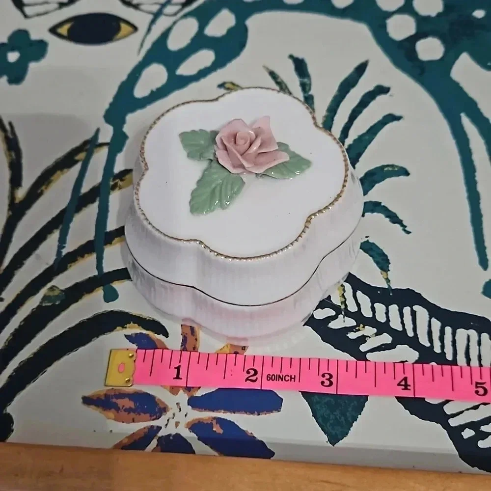 HERITAGE HOUSE MUSIC BOX